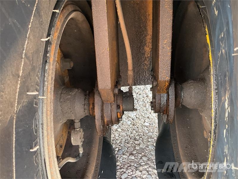 Corinsa CCH721 Pneumatic Roller Kolesni valjarji s pnevmatikami