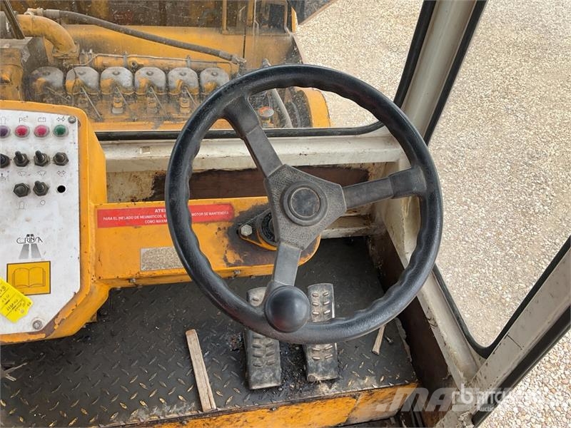 Corinsa CCH721 Pneumatic Roller Kolesni valjarji s pnevmatikami