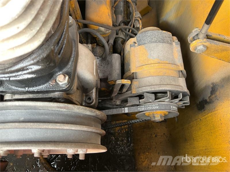 Corinsa CCH721 Pneumatic Roller Kolesni valjarji s pnevmatikami