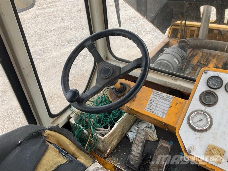 Corinsa CCH721 Pneumatic Roller Kolesni valjarji s pnevmatikami