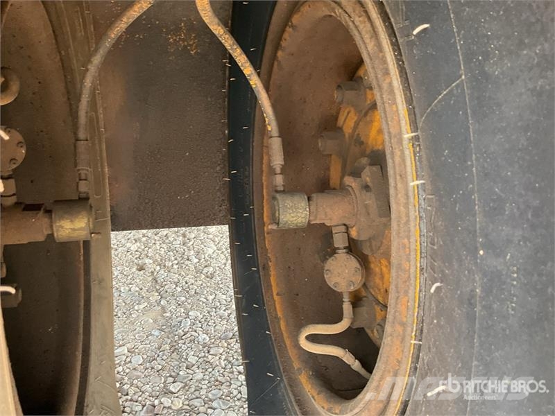 Corinsa CCH721 Pneumatic Roller Kolesni valjarji s pnevmatikami