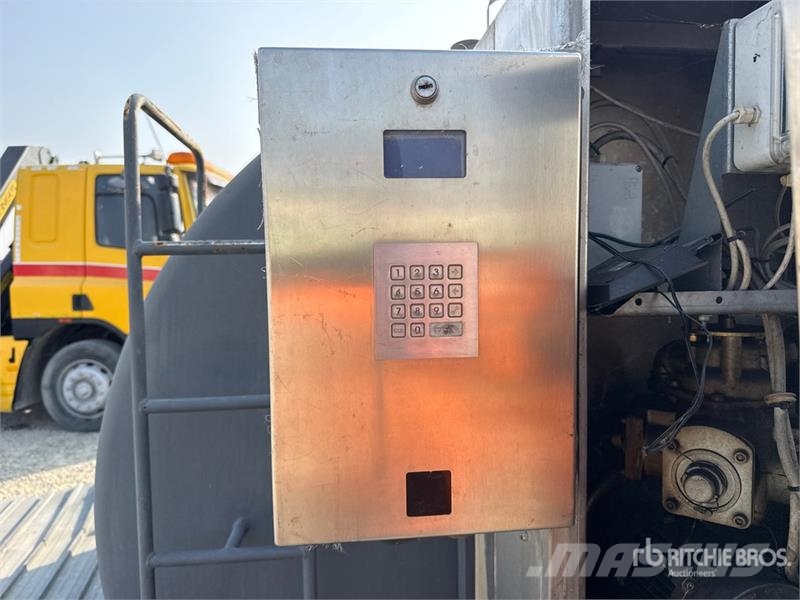  Cosmec CD90 Fuel Tank Kraftstoff- und Zusatzstoffbehälter