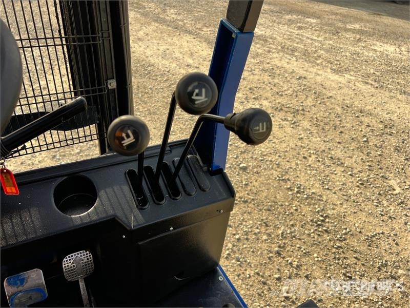 CTC PL 317 1700 kg Electric Forklift Akumulátorové vozíky