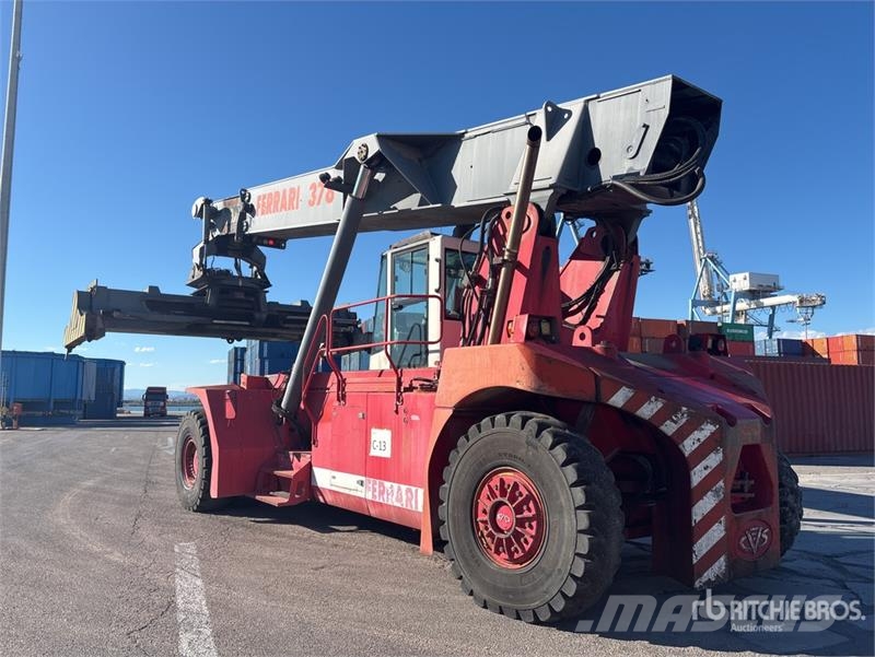  CVS F378.5 Container Reach Stacker شاحنات ذات رافعات شوكية تعمل بالكهرباء