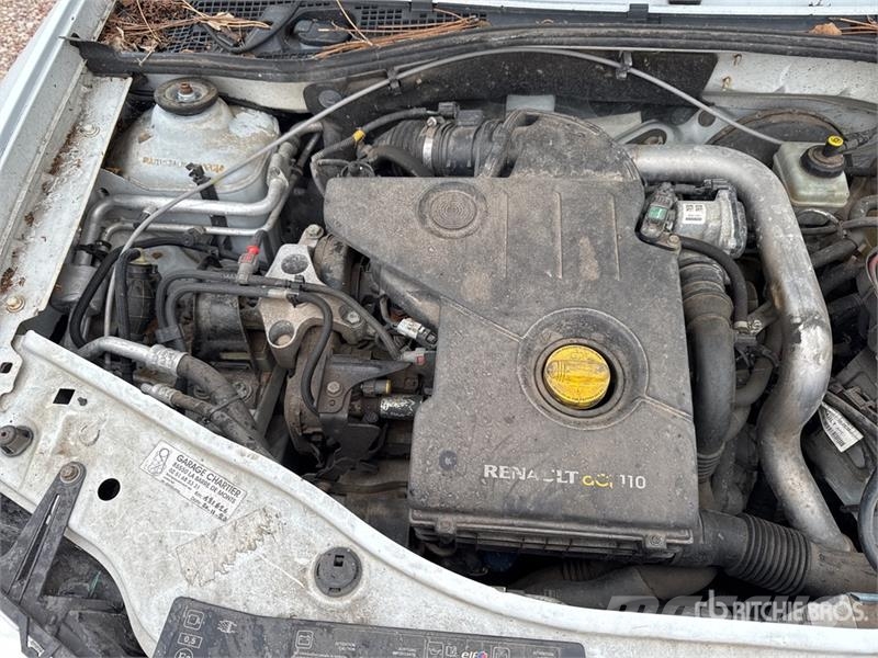 Dacia DUSTER 4WD SUV (Inoperable) سيارات
