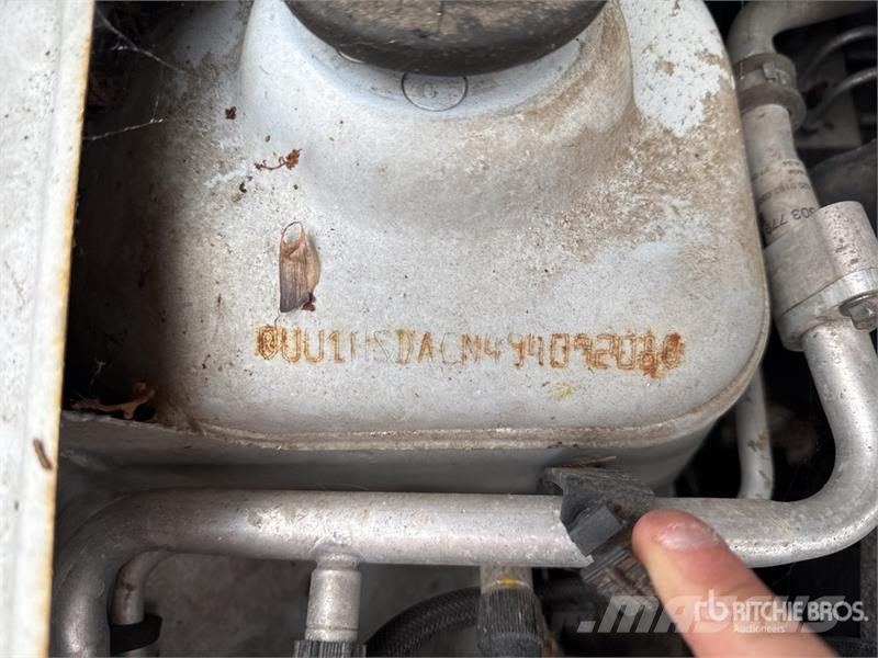 Dacia DUSTER 4WD SUV (Inoperable) سيارات