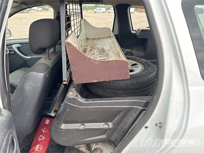 Dacia DUSTER 4WD SUV (Inoperable) Automobili