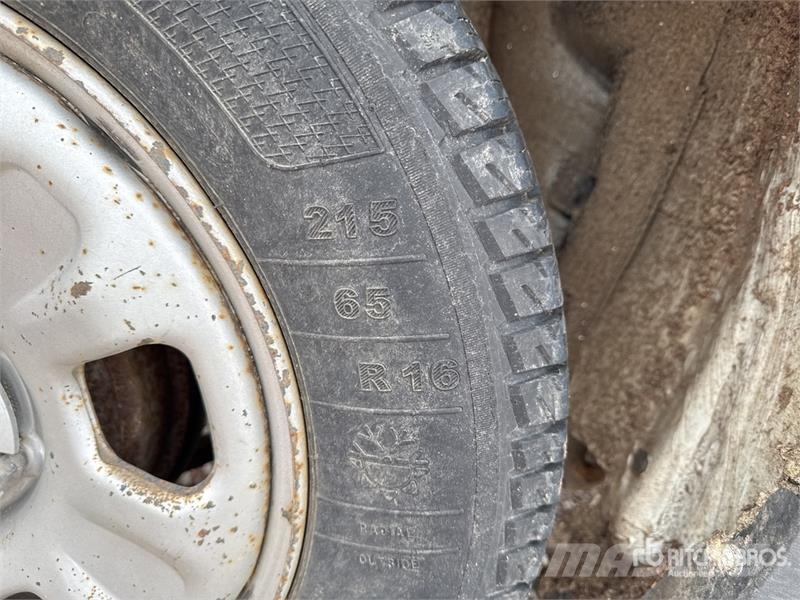 Dacia DUSTER 4WD SUV (Inoperable) Automobili