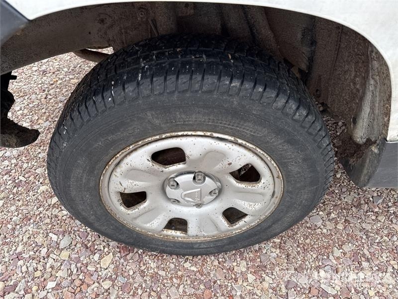 Dacia DUSTER 4WD SUV (Inoperable) Automobili