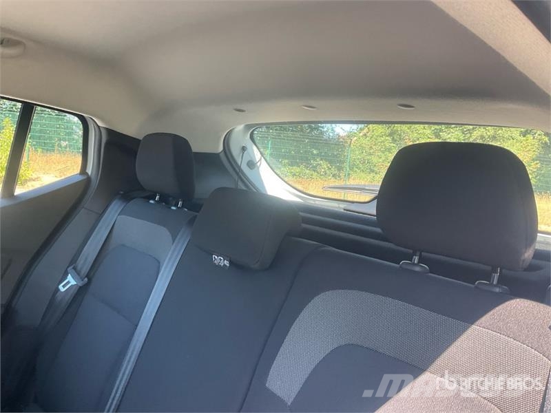 Dacia Sandero TCe 90 67 KW 1.0 Essential Automobile Sõiduautod