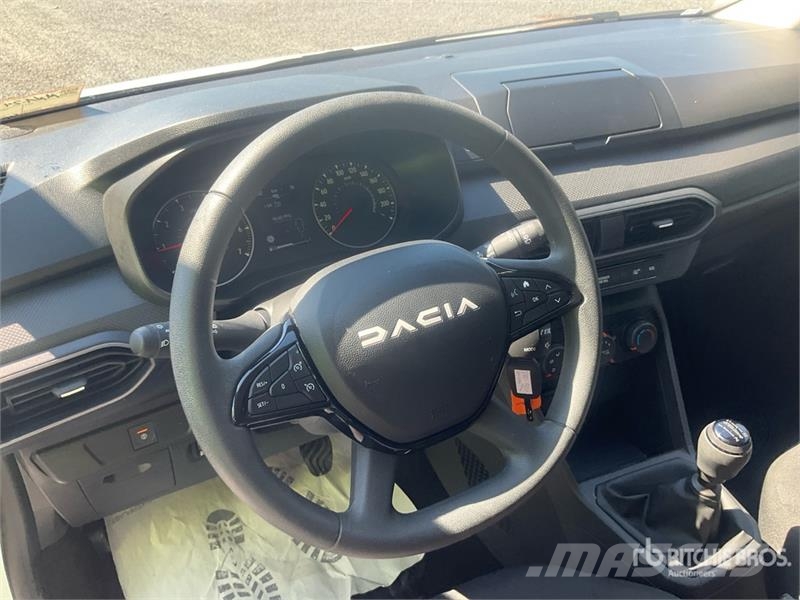 Dacia Sandero TCe 90 67 KW 1.0 Essential Automobile Sõiduautod