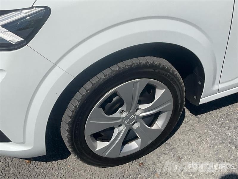 Dacia Sandero TCe 90 67 KW 1.0 Essential Automobile Sõiduautod