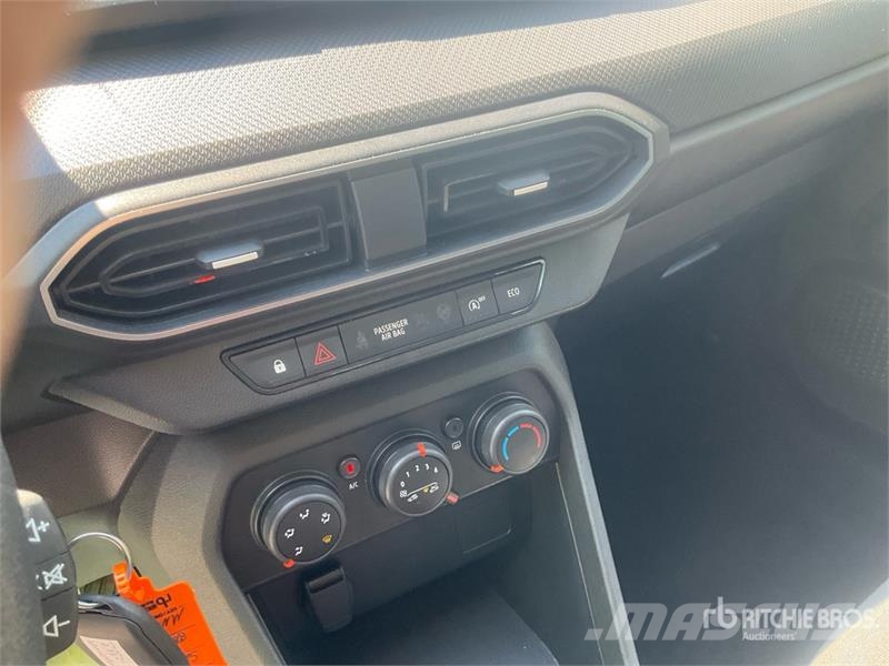 Dacia Sandero TCe 90 67 KW 1.0 Essential Automobile Sõiduautod