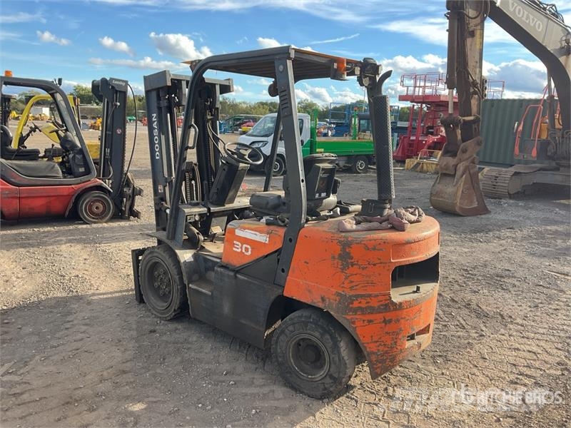 Daewoo D300 Kahveltõstukid - muud