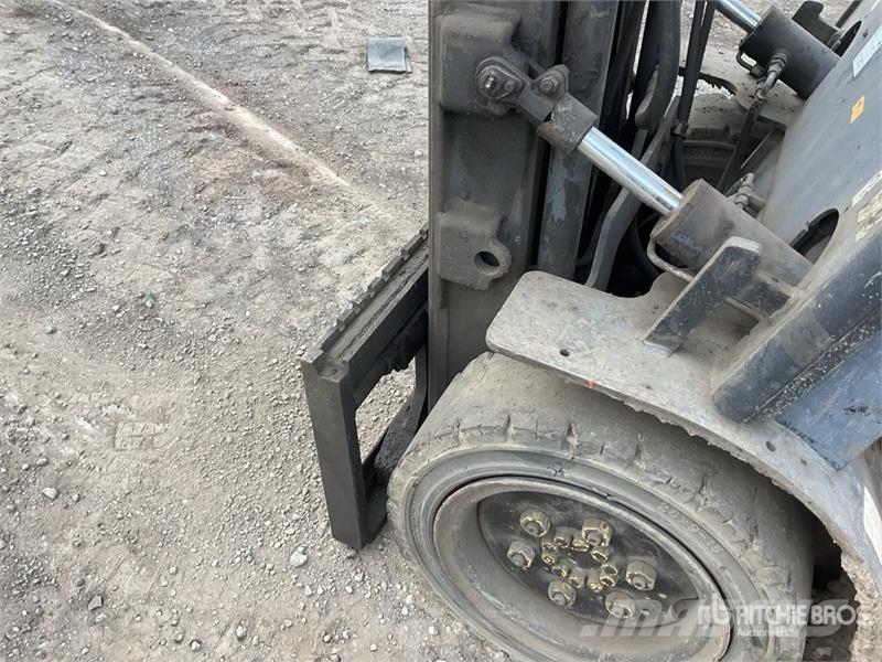 Daewoo D300 شاحنات ذات رافعات شوكية - أخرى
