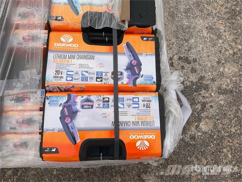 Daewoo of (12) Daewoo DALMCH18-1 Chain Saw (Unused) Motosserras e serras de limpeza