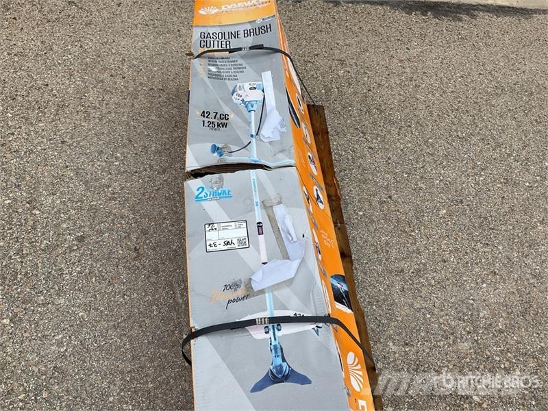 Daewoo of (2) Daewoo DABC430 Brush Cutter (Unused) Pļaujmašīnas/pašgājēji