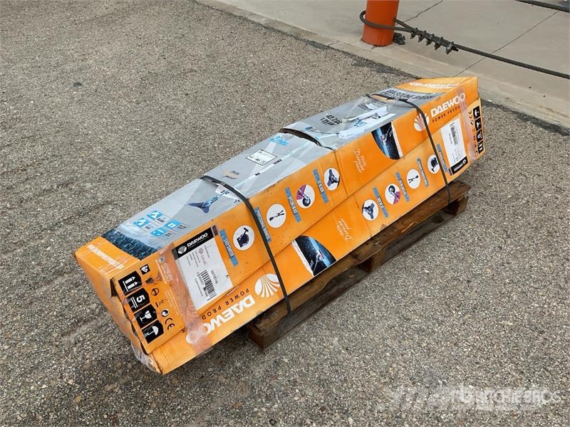 Daewoo of (2) Daewoo DABC430 Brush Cutter (Unused) Pļaujmašīnas/pašgājēji