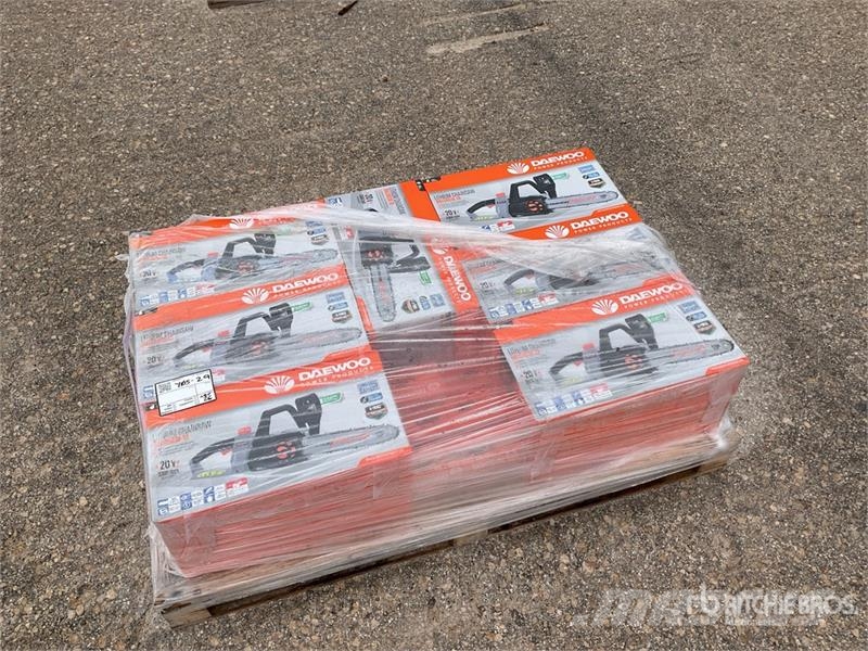 Daewoo of (7) Daewoo DALCHS18-10 Chain Saw (Unused) Motosserras e serras de limpeza