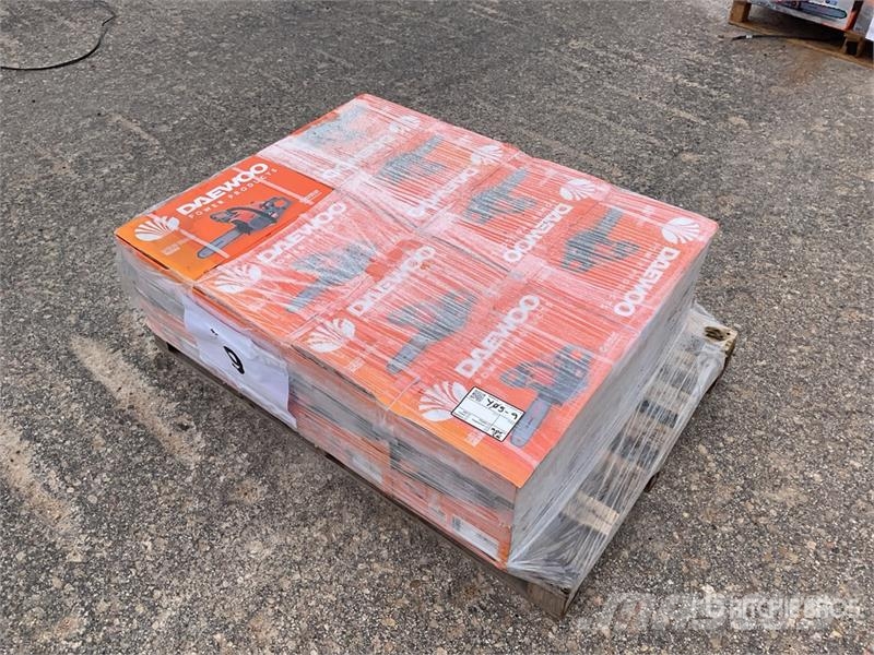 Daewoo of (8) Daewoo DACS3816 Electric Chain Saw (Unused) Motosserras e serras de limpeza