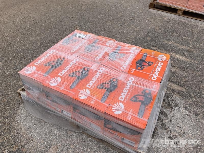 Daewoo of (8) Daewoo DACS3816 Electric Chain Saw (Unused) Motosserras e serras de limpeza