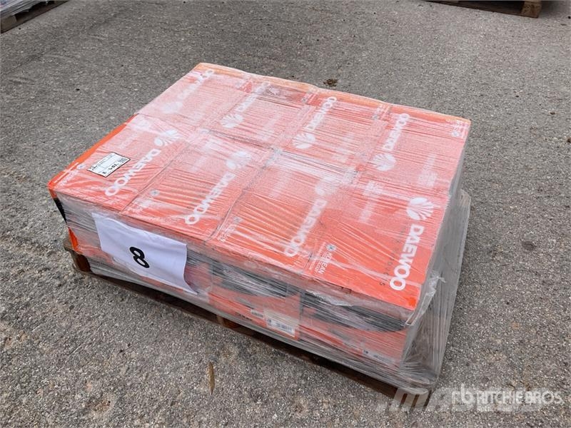 Daewoo of (8) Daewoo DACS4516 Electric Chain Saw (Unused) Motosserras e serras de limpeza