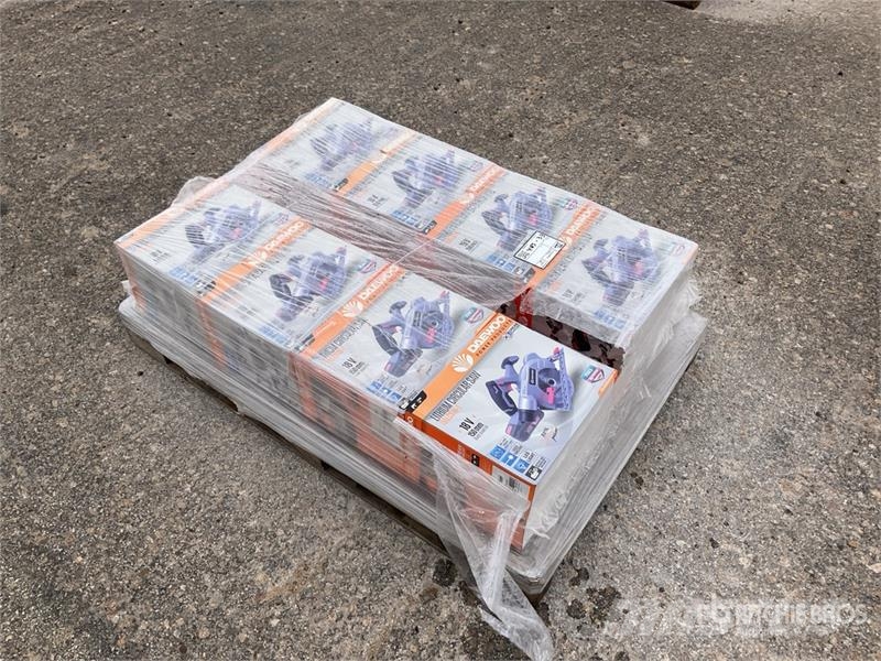 Daewoo of (8) Daewoo DALCS18-1 Circular Saw (Unused) مكونات أخرى