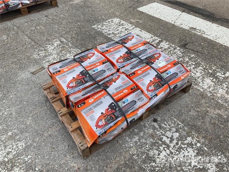 Daewoo of (8) Daewoo DCS2016E Electric Chain Saw (Unused) Motorlu testereler ve temizleme testereleri