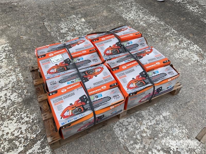 Daewoo of (8) Daewoo DCS2016E Electric Chain Saw (Unused) Motorlu testereler ve temizleme testereleri
