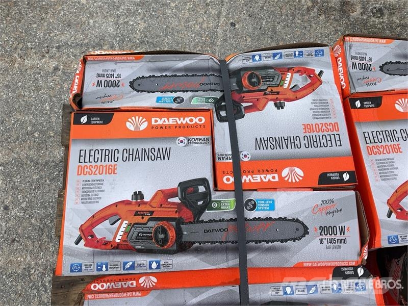 Daewoo of (8) Daewoo DCS2016E Electric Chain Saw (Unused) Motorlu testereler ve temizleme testereleri