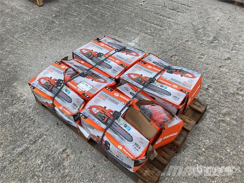 Daewoo of (8) Daewoo DCS2016E Electric Chain Saw (Unused) Motorlu testereler ve temizleme testereleri