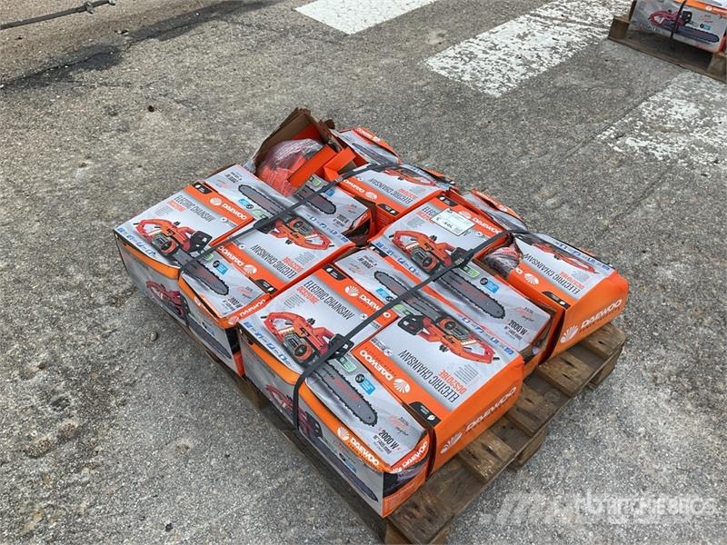 Daewoo of (8) Daewoo DCS2016E Electric Chain Saw (Unused) Motorlu testereler ve temizleme testereleri