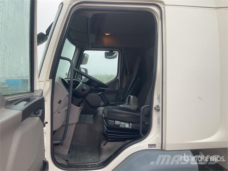 DAF 4x2 Van Truck 厢式货车