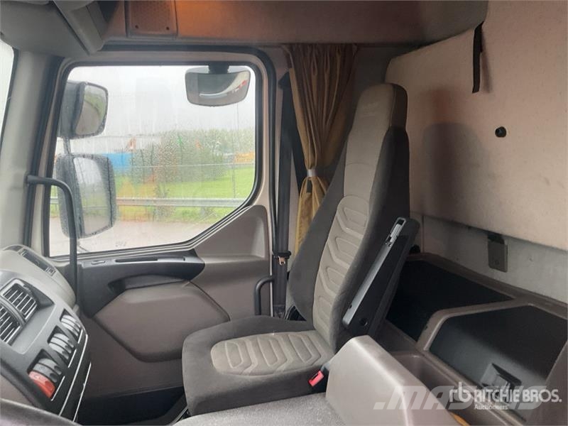 DAF 4x2 Van Truck 厢式货车