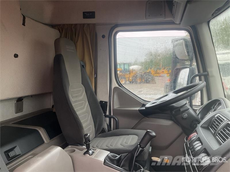 DAF 4x2 Van Truck 厢式货车