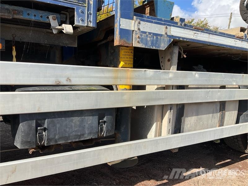 DAF 6x2 Sleeper Flatbed Truck w/Crane Palfinger Knuckl Camiones grúa