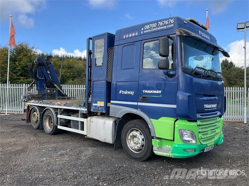 DAF 6x2 Sleeper Flatbed Truck w/Crane Palfinger Knuckl Camiones grúa