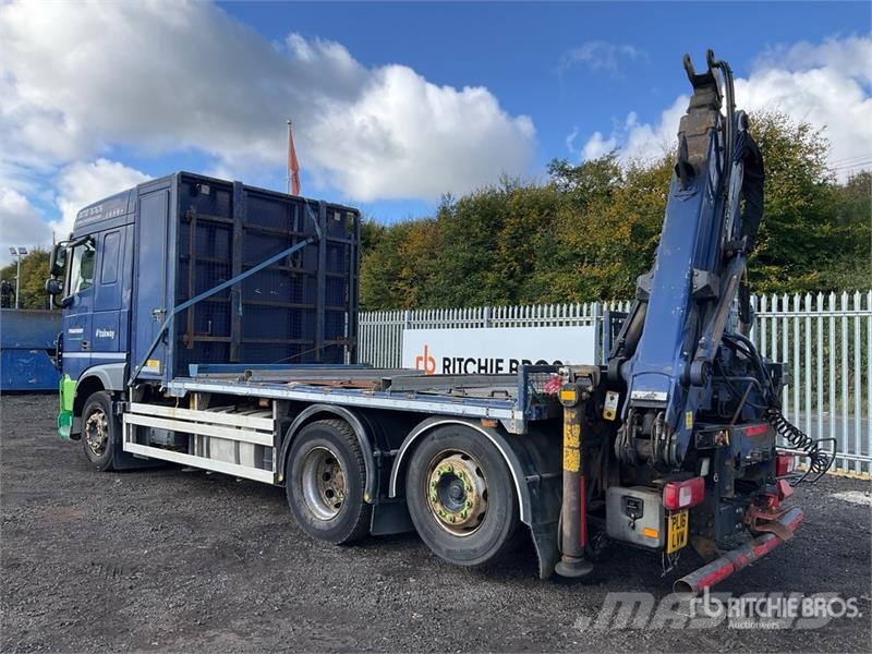 DAF 6x2 Sleeper Flatbed Truck w/Crane Palfinger Knuckl Camiones grúa