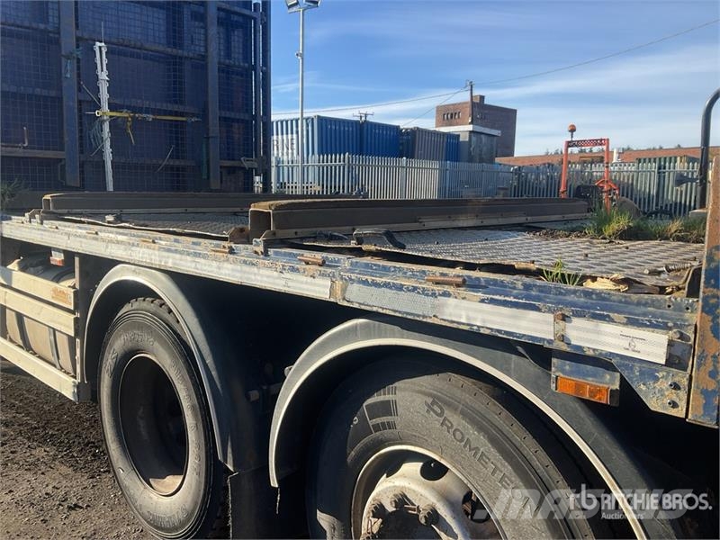 DAF 6x4 Flatbed Truck w/Palfinger Q150Z Knuckle Boom Crane trucks