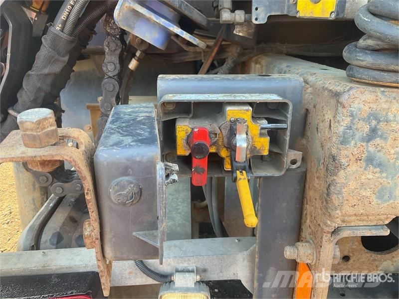 DAF 6x4 Flatbed Truck w/Palfinger Q150Z Knuckle Boom Crane trucks