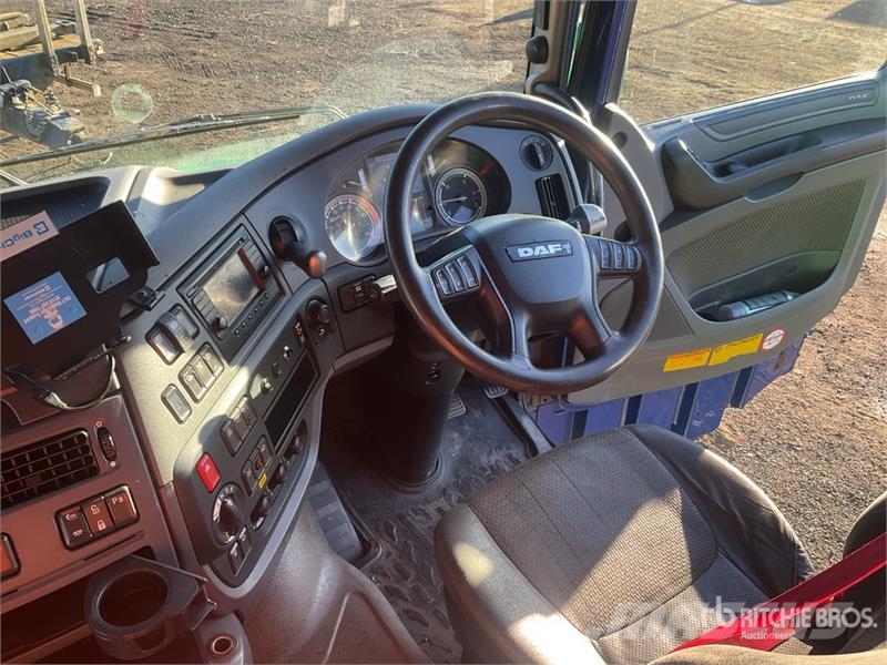 DAF 6x4 Flatbed Truck w/Palfinger Q150Z Knuckle Boom Crane trucks