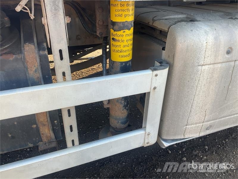 DAF 6x4 Flatbed Truck w/Palfinger Q150Z Knuckle Boom Crane trucks