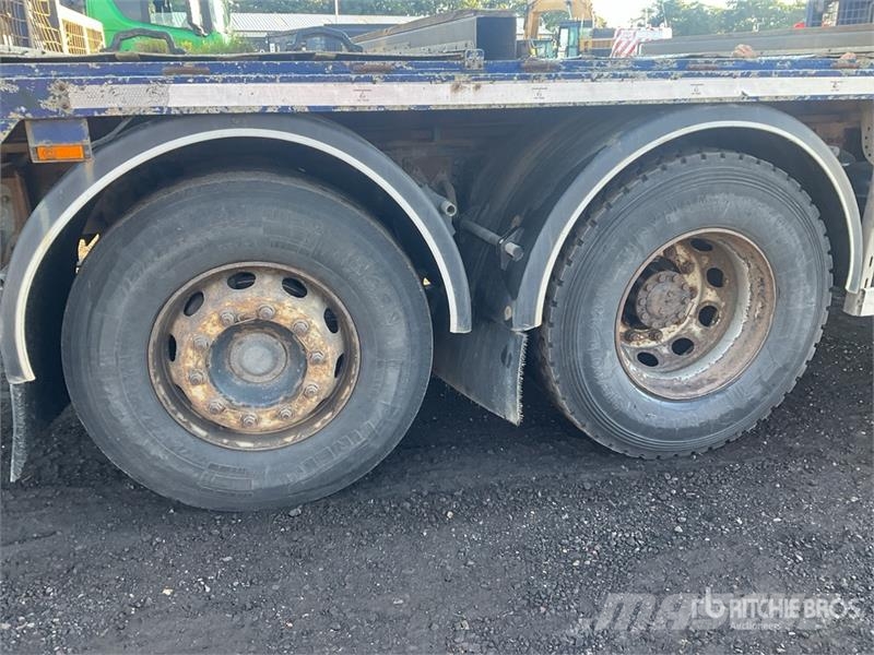 DAF 6x4 Flatbed Truck w/Palfinger Q150Z Knuckle Boom Crane trucks