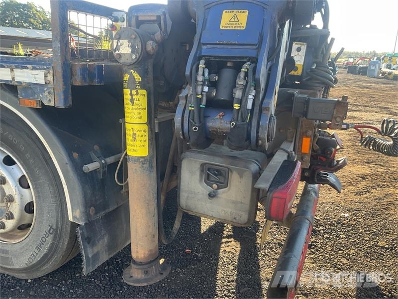 DAF 6x4 Flatbed Truck w/Palfinger Q150Z Knuckle Boom Crane trucks