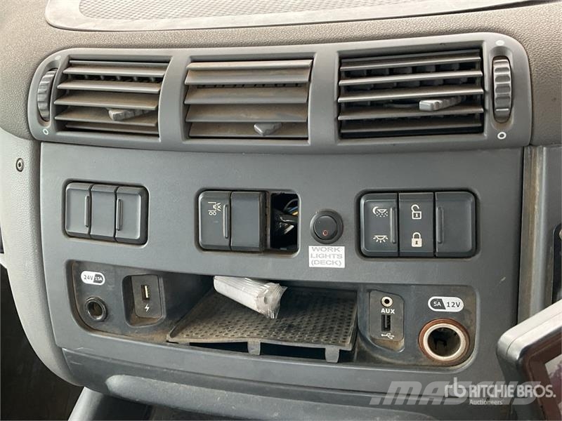 DAF CF440 8x2 Twin-Steer Beavertail Flatbed Truck Lava-kuorma-autot