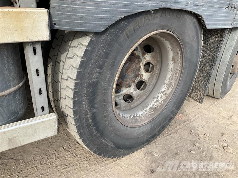 DAF CF440 8x2 Twin-Steer Beavertail Flatbed Truck Lava-kuorma-autot