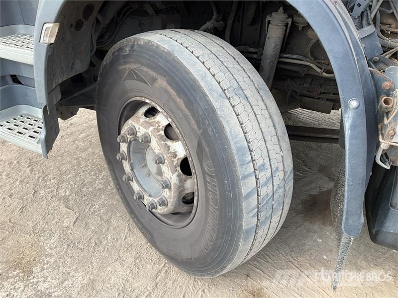 DAF CF440 8x2 Twin-Steer Beavertail Flatbed Truck Lava-kuorma-autot