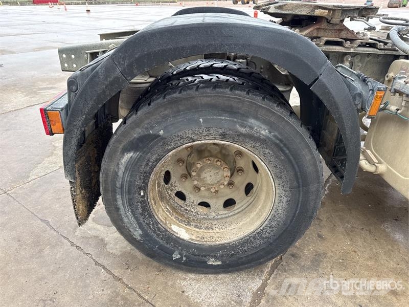 DAF CF85.410 4x2 Tracteur Routier Cabine Couchette S/A وحدات الجر