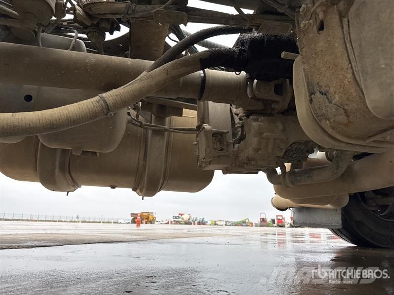 DAF CF85.410 4x2 Tracteur Routier Cabine Couchette S/A وحدات الجر