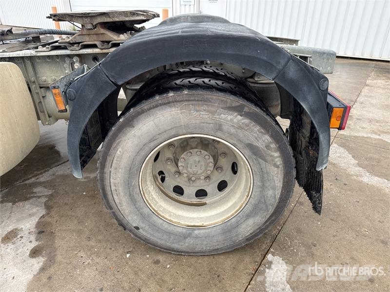 DAF CF85.410 4x2 Tracteur Routier Cabine Couchette S/A وحدات الجر